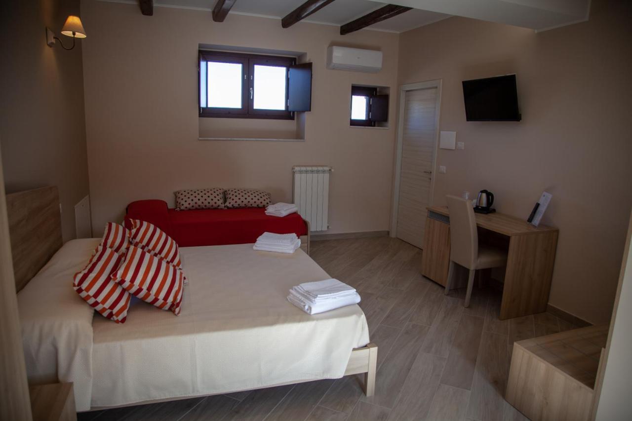 Al Centro Casa Vacanze Mistretta Экстерьер фото